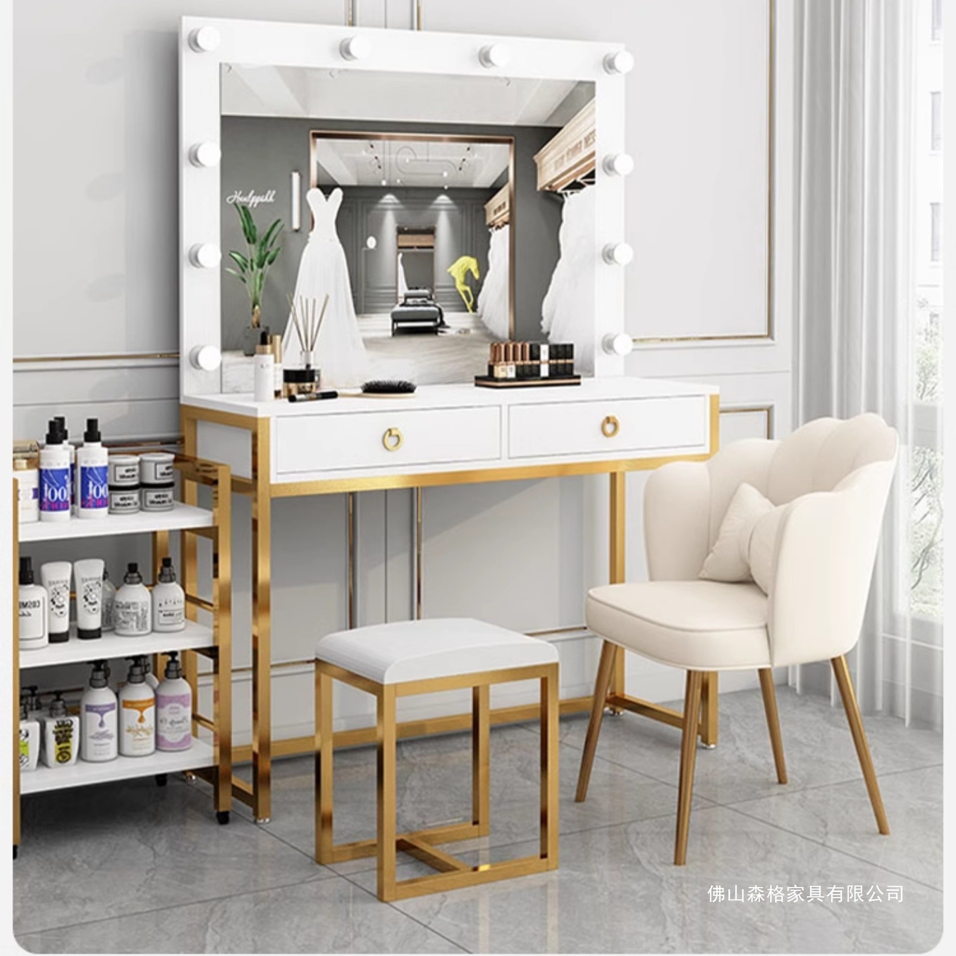 Studio dresser with lamp mirro - Beauty Makeup School ulasan dan harga